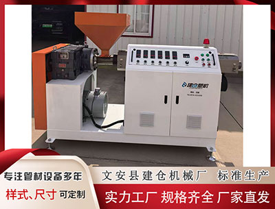 承德塑料管材设备价格 昨晚三林老房起火，多间房屋烧毁，幸无人员伤亡